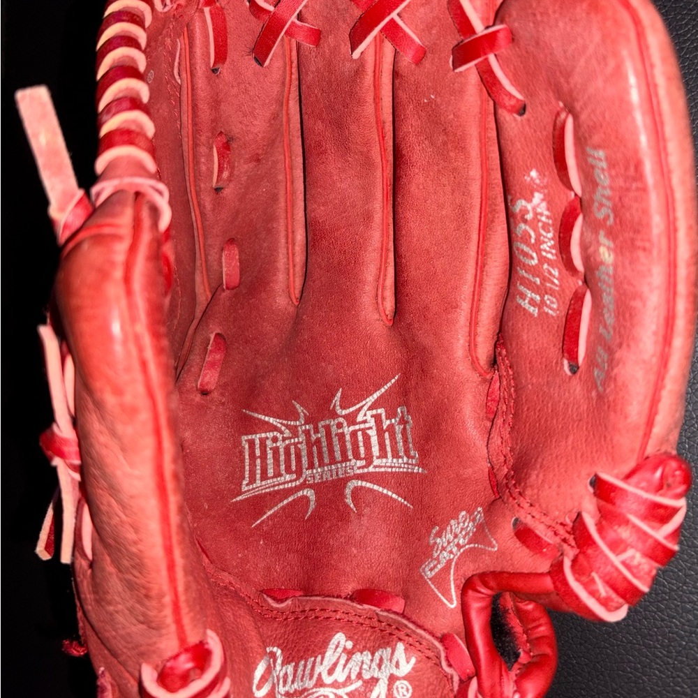 Rawlings Highlight Series Baseball/Softball
Glove Youth 10.5" Red RHT